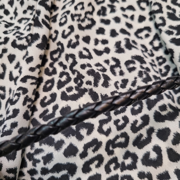 🌻 2/$30 🌻 | BCX | Animal Print Sleeveless Tunic - Picture 6 of 12